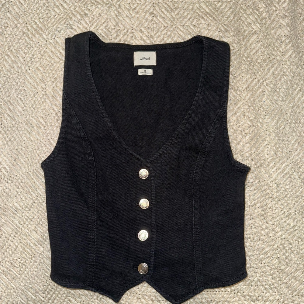 Aritzia Wilfred Black Buttoned Vest